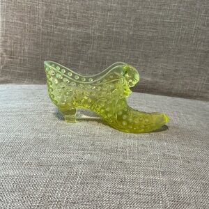 Fenton yellow topaz opalescent hobnail cat head slipper